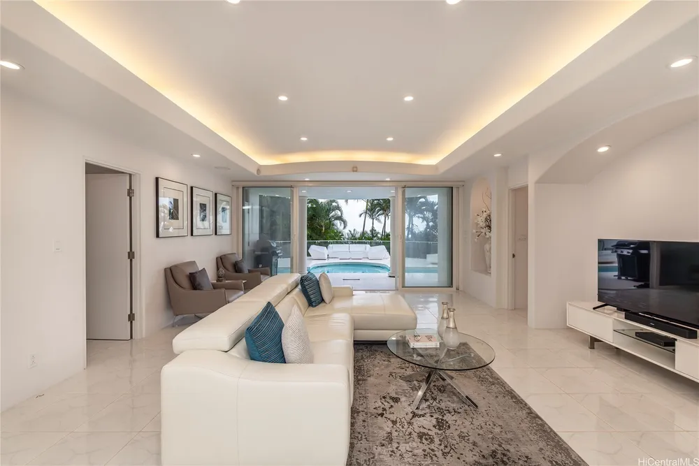 875 Ikena Circle, Honolulu, HI 96821
