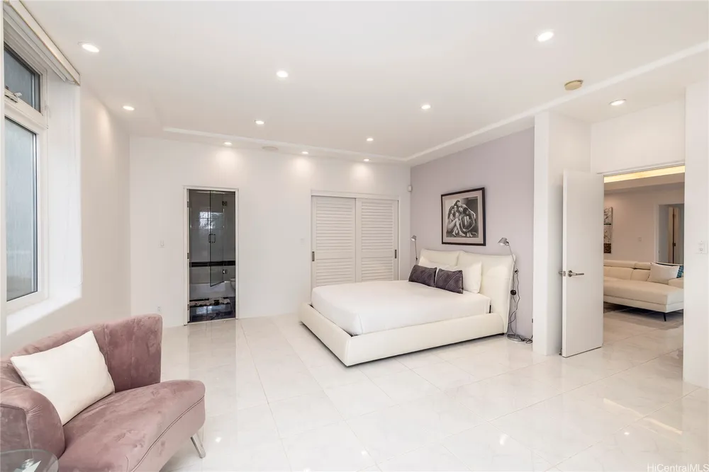 875 Ikena Circle, Honolulu, HI 96821