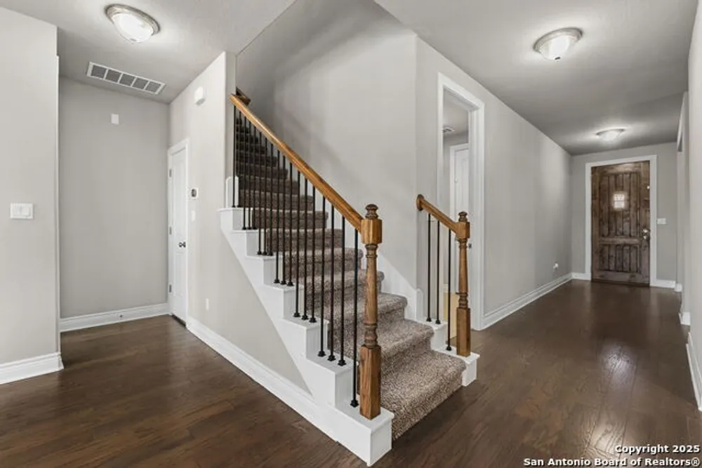 219 Lucchese St, San Antonio, TX 78253