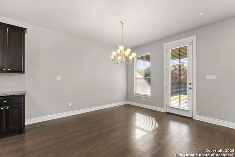 219 Lucchese St, San Antonio, TX 78253