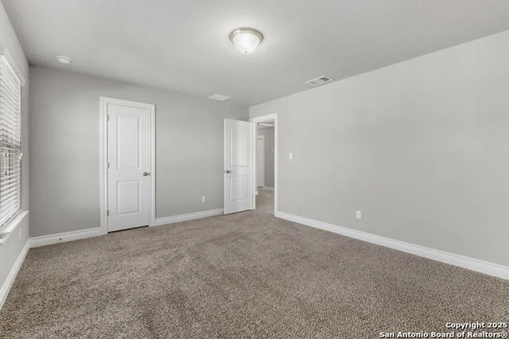 219 Lucchese St, San Antonio, TX 78253