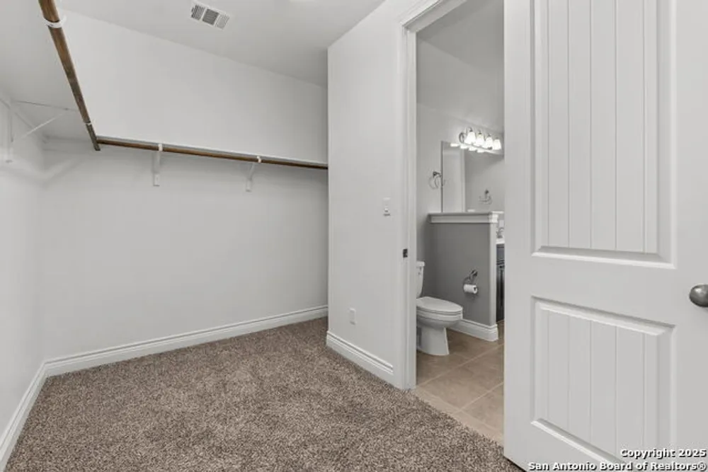 219 Lucchese St, San Antonio, TX 78253