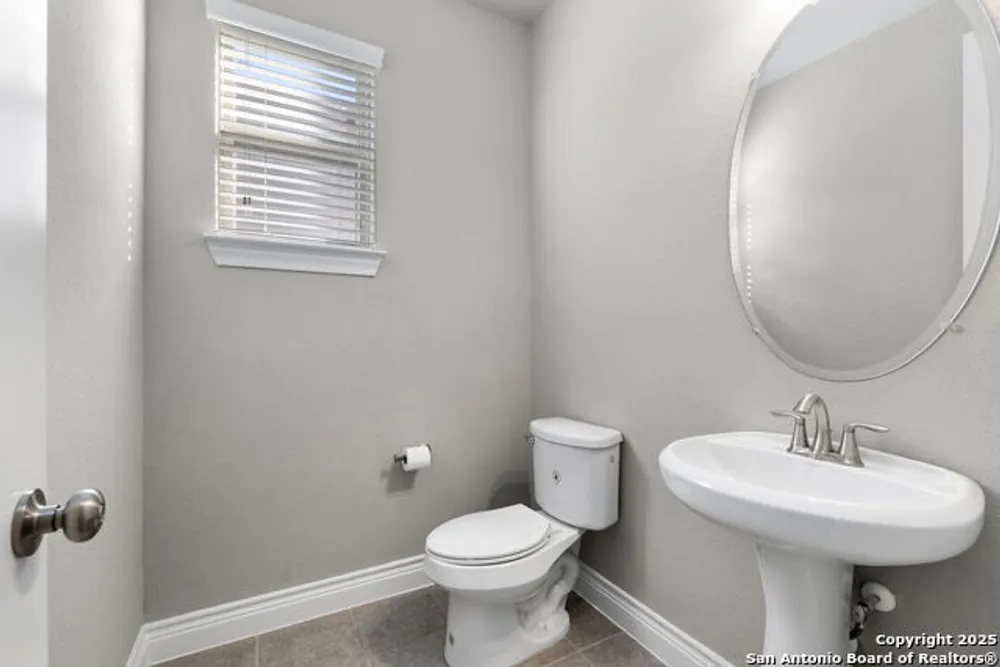 219 Lucchese St, San Antonio, TX 78253