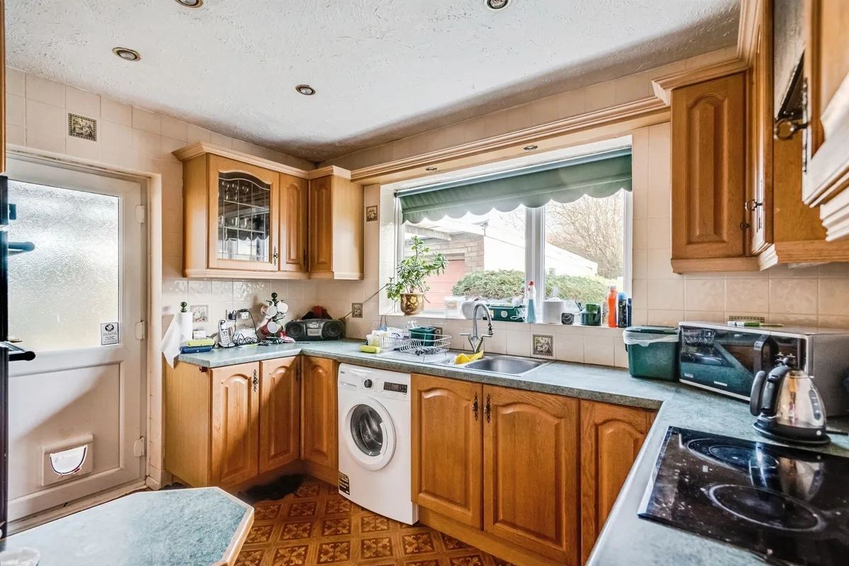 Greenfield Crescent, Wallingford - 3 bedroom detached bungalow