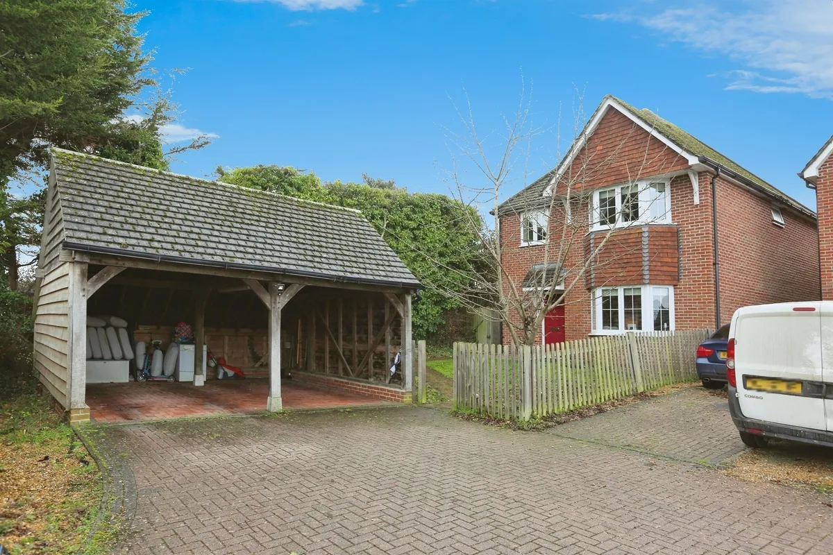 Chase Gardens, Waltham Chase, SOUTHAMPTON
