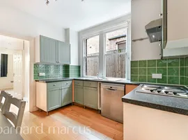 Cricklade Avenue, London photo