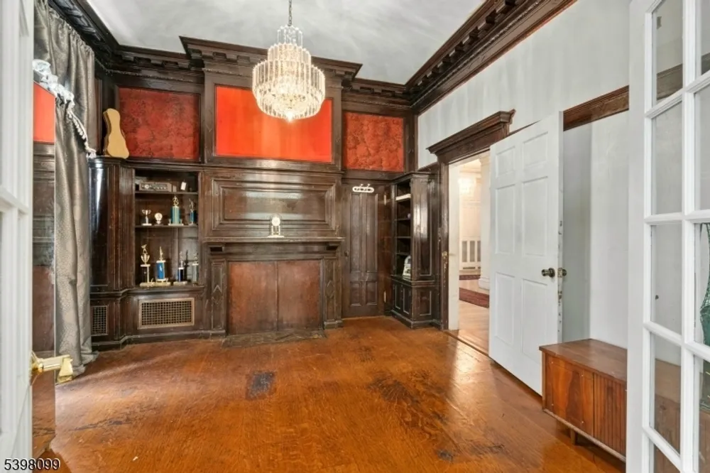229 Ballantine Pkwy, Newark, NJ 07104