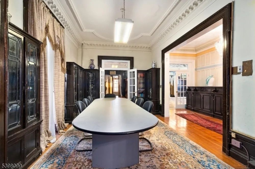 229 Ballantine Pkwy, Newark, NJ 07104
