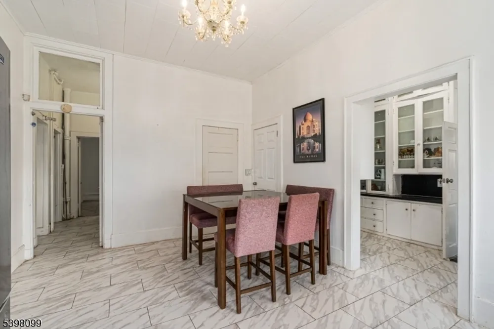 229 Ballantine Pkwy, Newark, NJ 07104