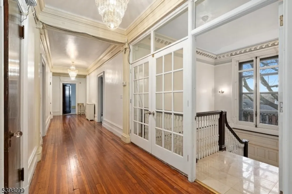 229 Ballantine Pkwy, Newark, NJ 07104