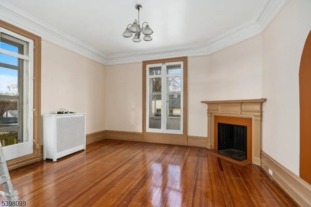 229 Ballantine Pkwy, Newark, NJ 07104