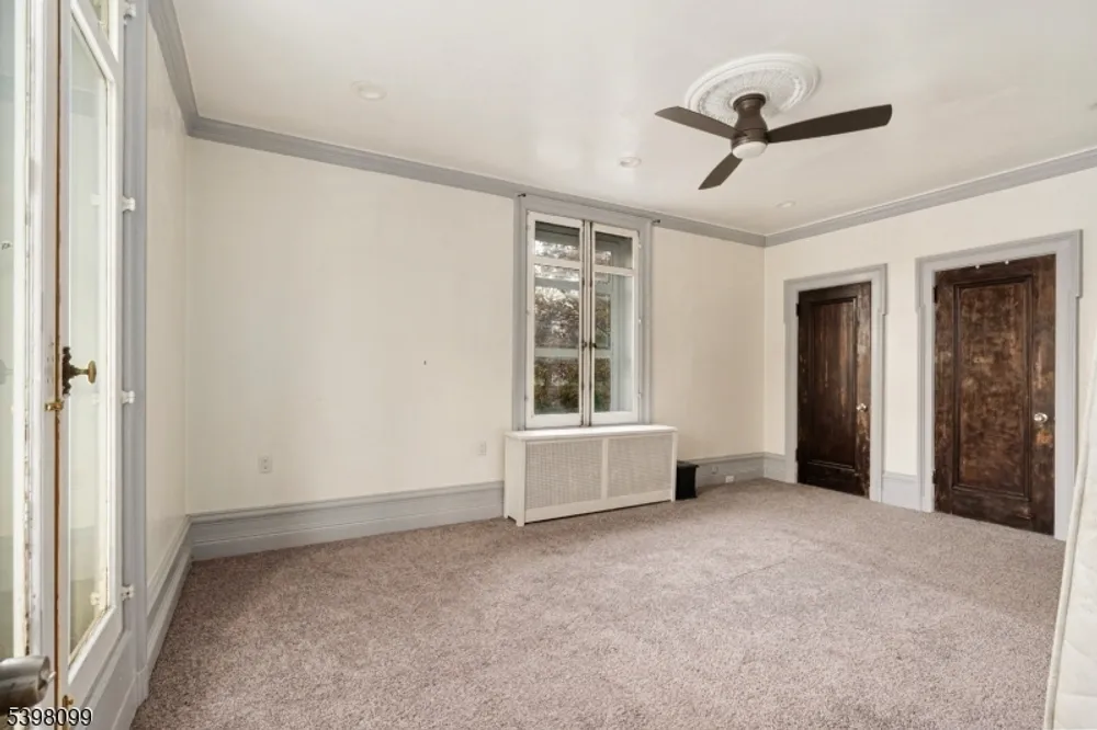 229 Ballantine Pkwy, Newark, NJ 07104