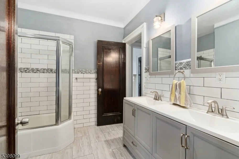 229 Ballantine Pkwy, Newark, NJ 07104
