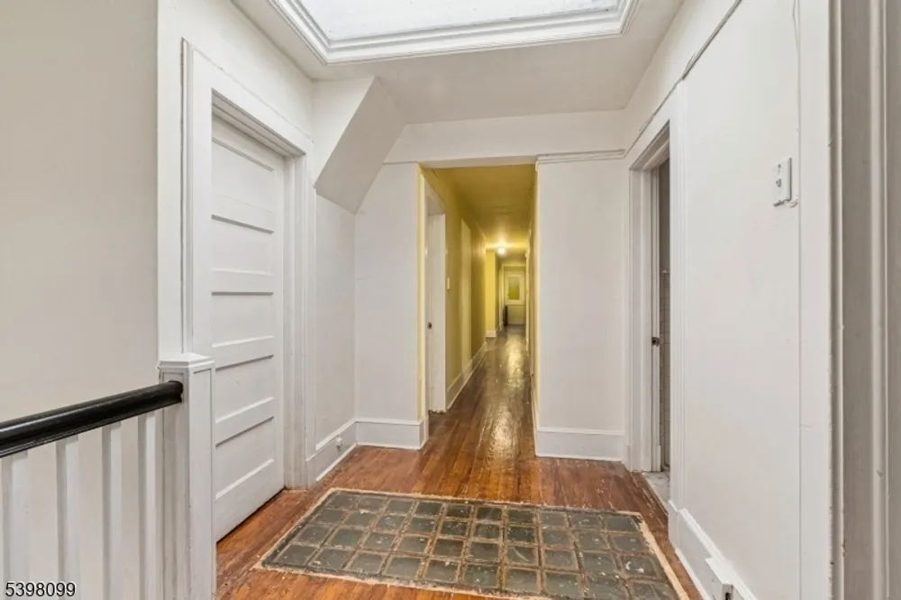 229 Ballantine Pkwy, Newark, NJ 07104