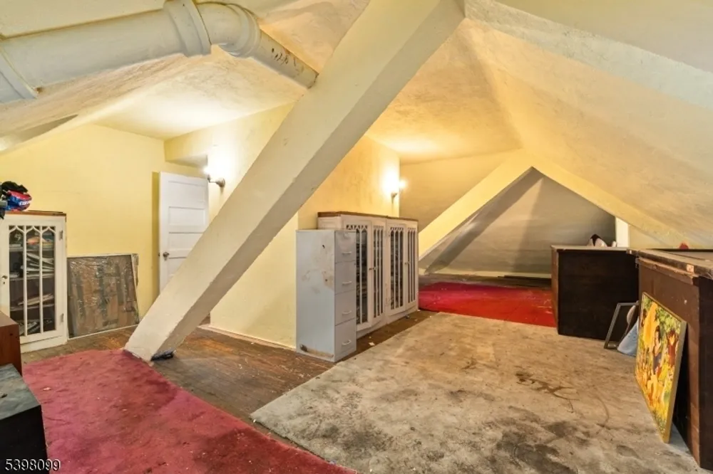229 Ballantine Pkwy, Newark, NJ 07104