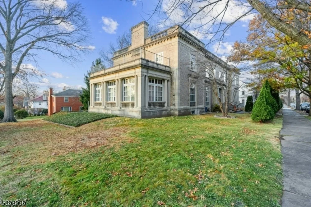 229 Ballantine Pkwy, Newark, NJ 07104