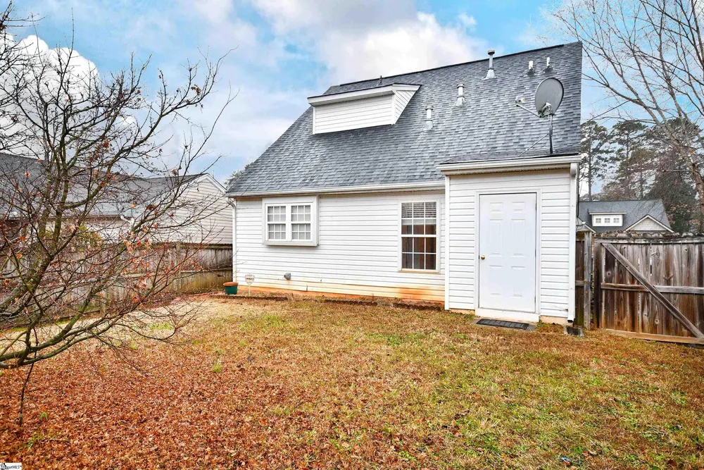 304 Glenlea Ln, Greenville, SC 29617