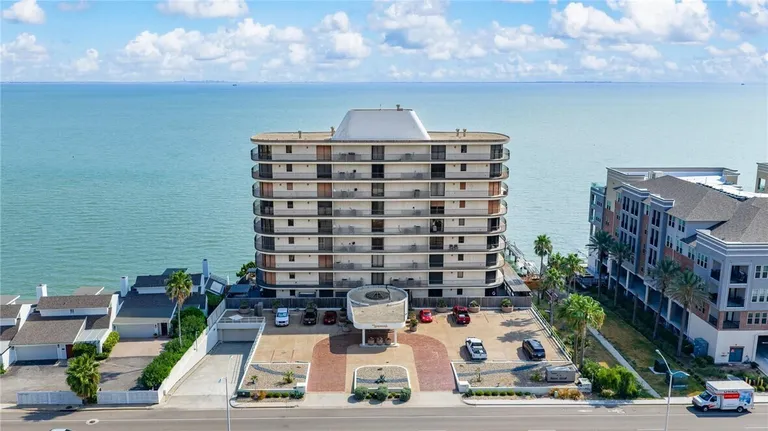 4500 Ocean Dr, Corpus Christi, TX 78412