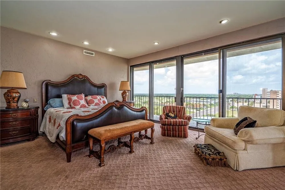 4500 Ocean Dr, Corpus Christi, TX 78412