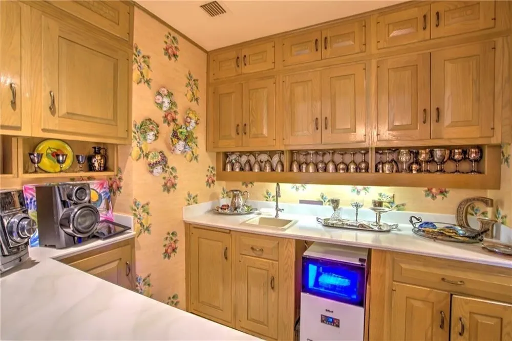 4500 Ocean Dr, Corpus Christi, TX 78412