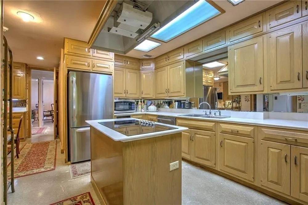 4500 Ocean Dr, Corpus Christi, TX 78412