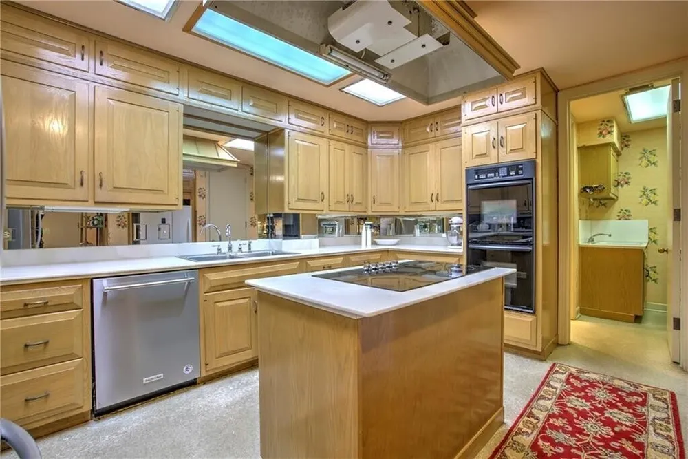 4500 Ocean Dr, Corpus Christi, TX 78412