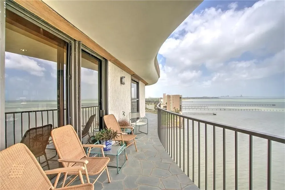 4500 Ocean Dr, Corpus Christi, TX 78412