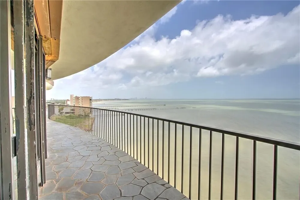 4500 Ocean Dr, Corpus Christi, TX 78412