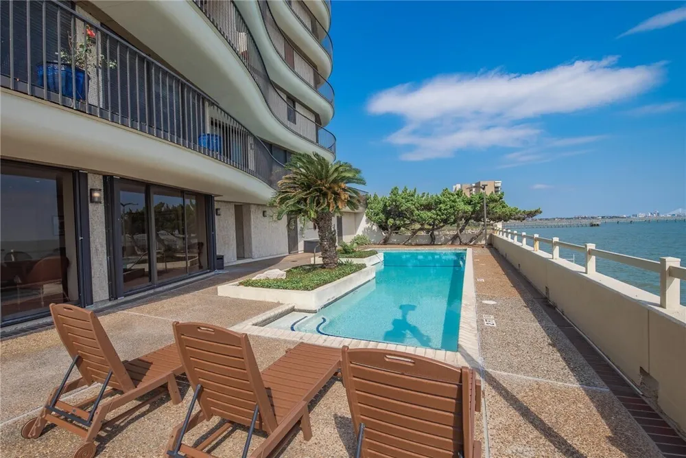 4500 Ocean Dr, Corpus Christi, TX 78412