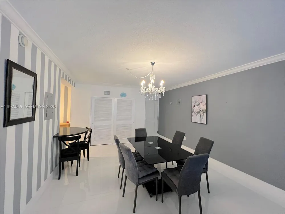 401 69th St, Miami Beach, FL 33141
