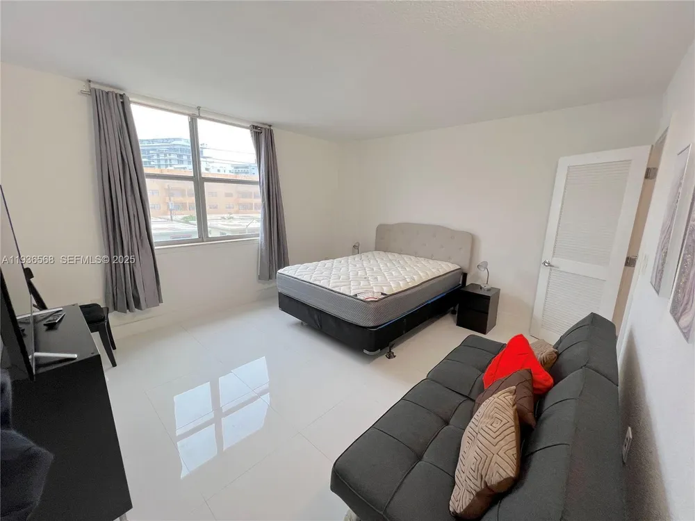 401 69th St, Miami Beach, FL 33141