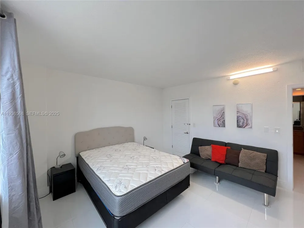 401 69th St, Miami Beach, FL 33141