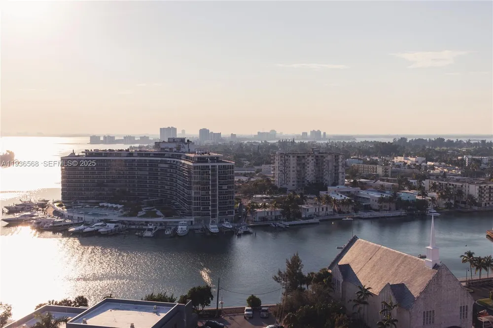 401 69th St, Miami Beach, FL 33141