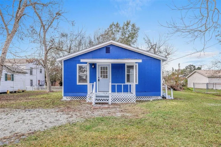 601 McArthur St, Sulphur, LA 70663