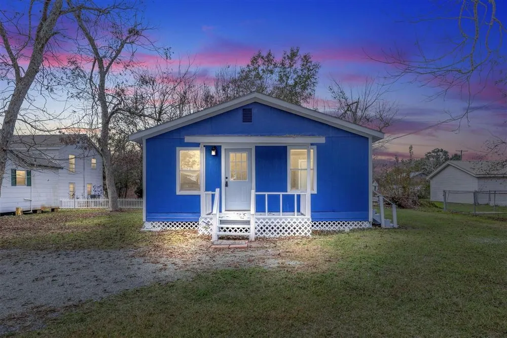 601 McArthur St, Sulphur, LA 70663