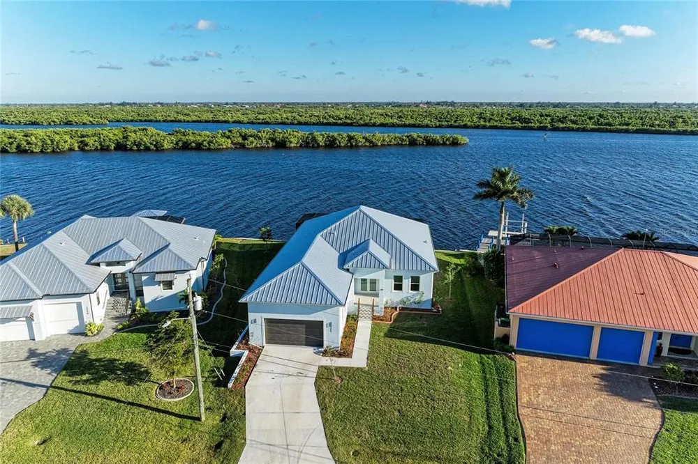 3564 Peace River Dr, Punta Gorda, FL 33983