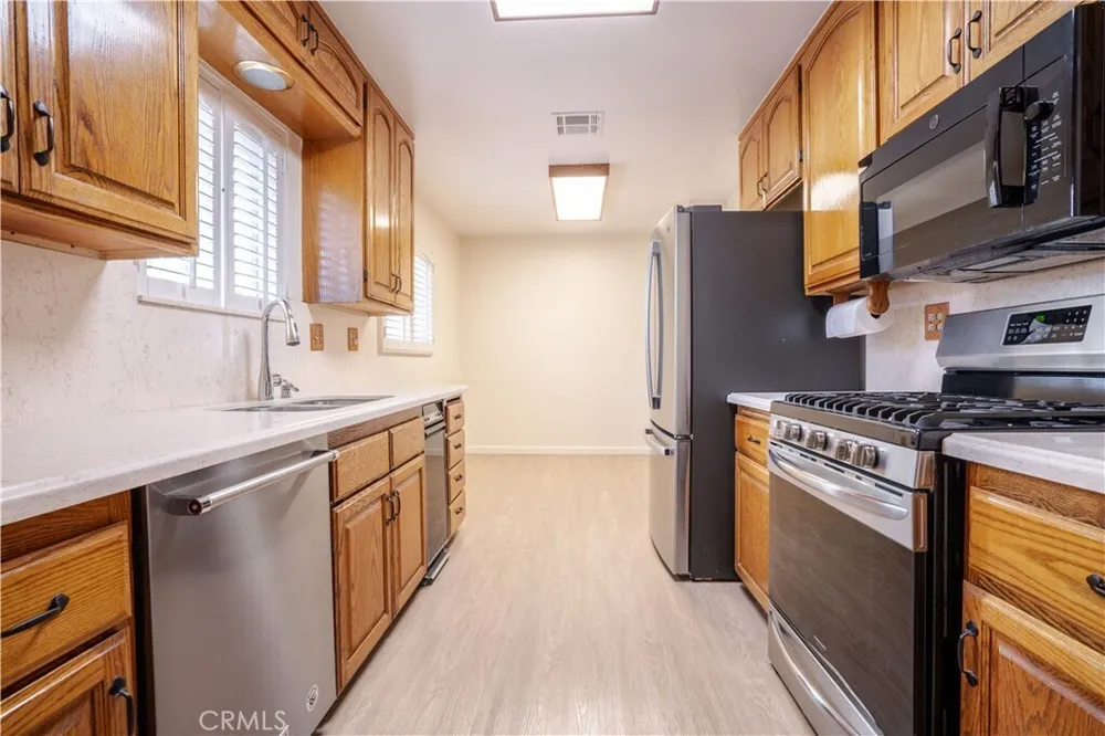 11018 Woodley Ave, Granada Hills, CA 91344
