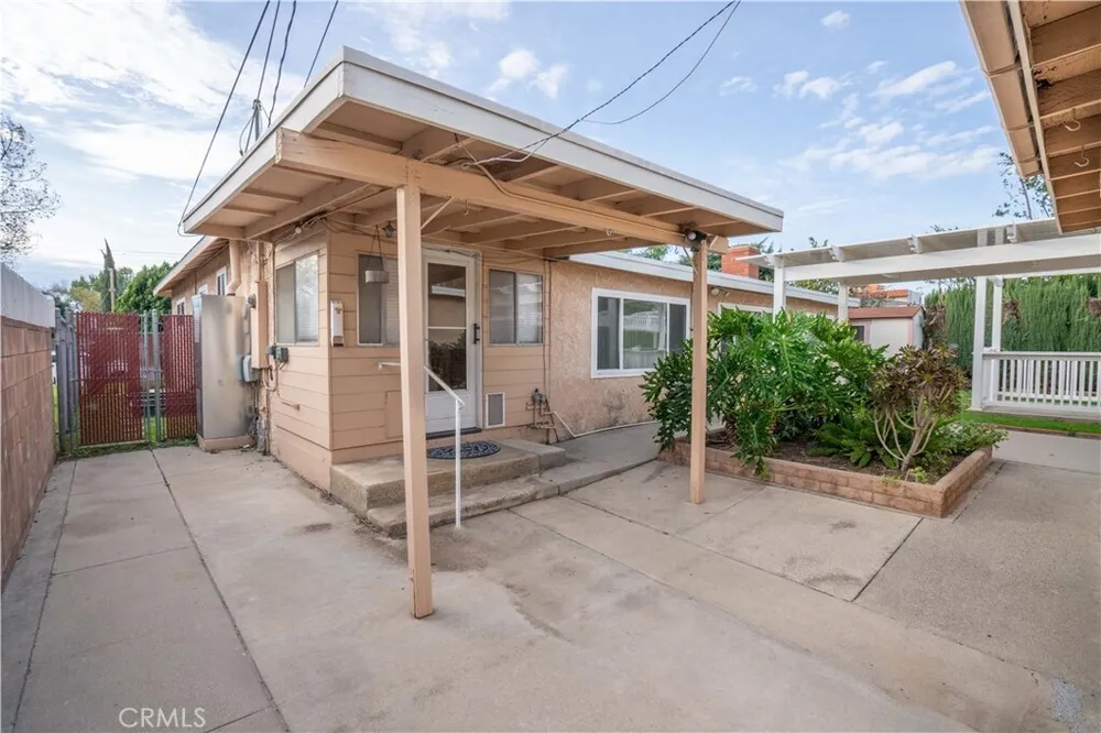 11018 Woodley Ave, Granada Hills, CA 91344