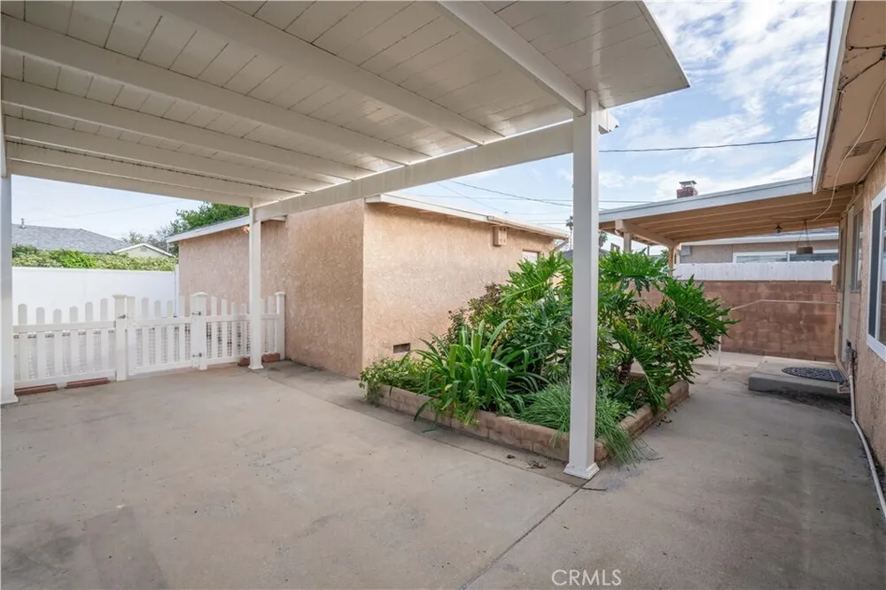 11018 Woodley Ave, Granada Hills, CA 91344