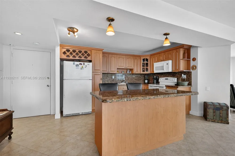 7135 Collins Ave, Miami Beach, FL 33141