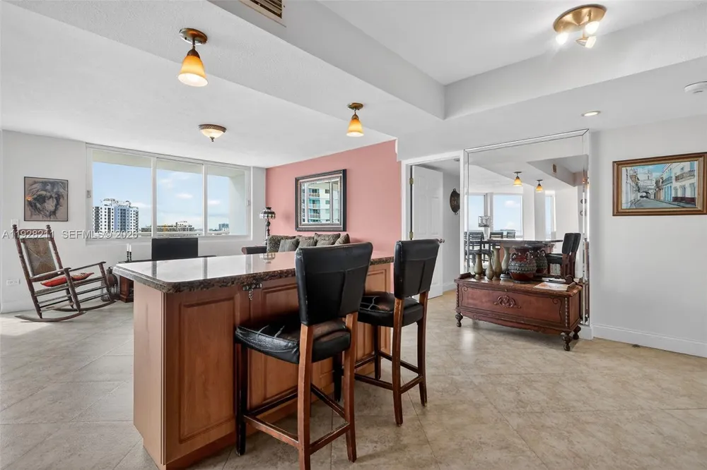 7135 Collins Ave, Miami Beach, FL 33141