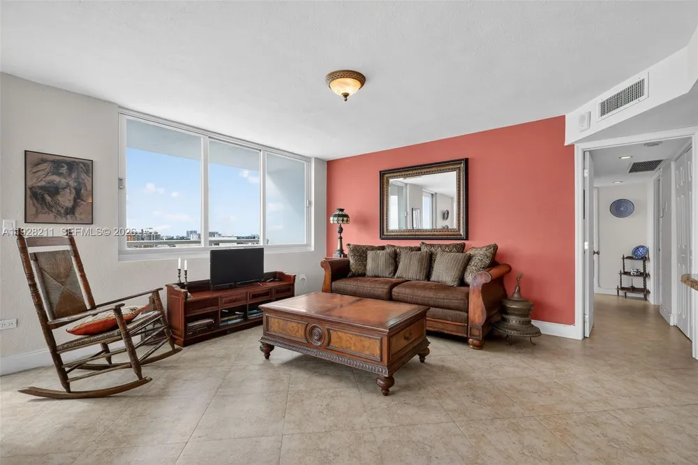 7135 Collins Ave, Miami Beach, FL 33141