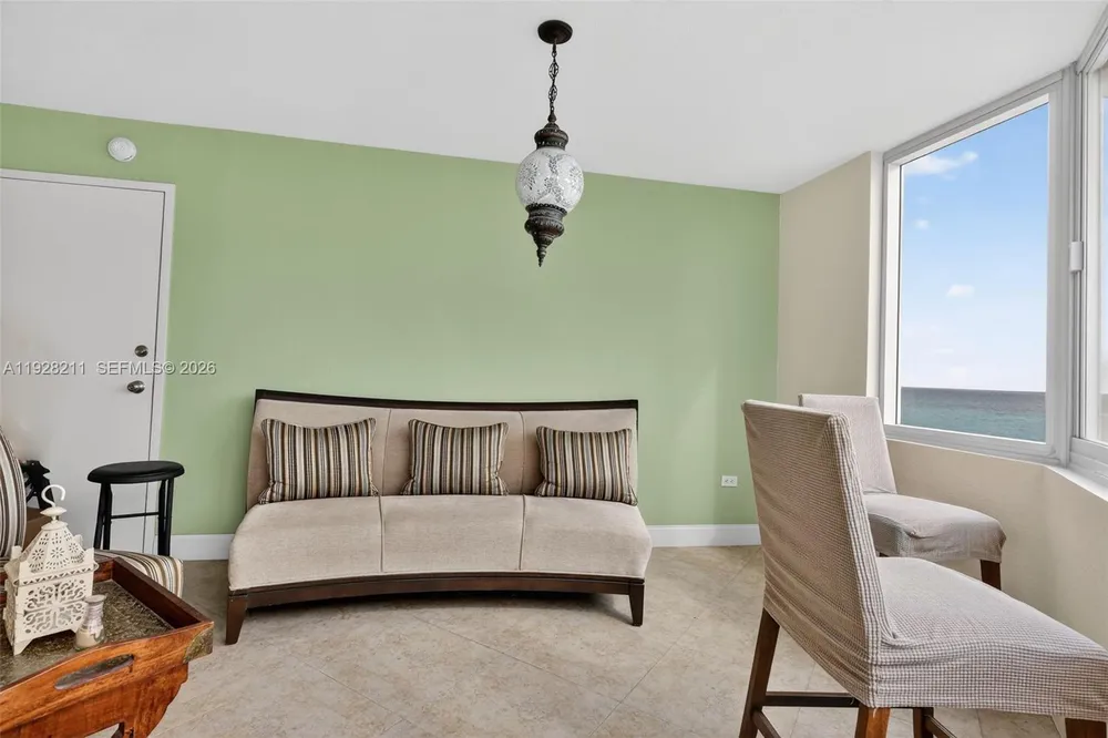 7135 Collins Ave, Miami Beach, FL 33141