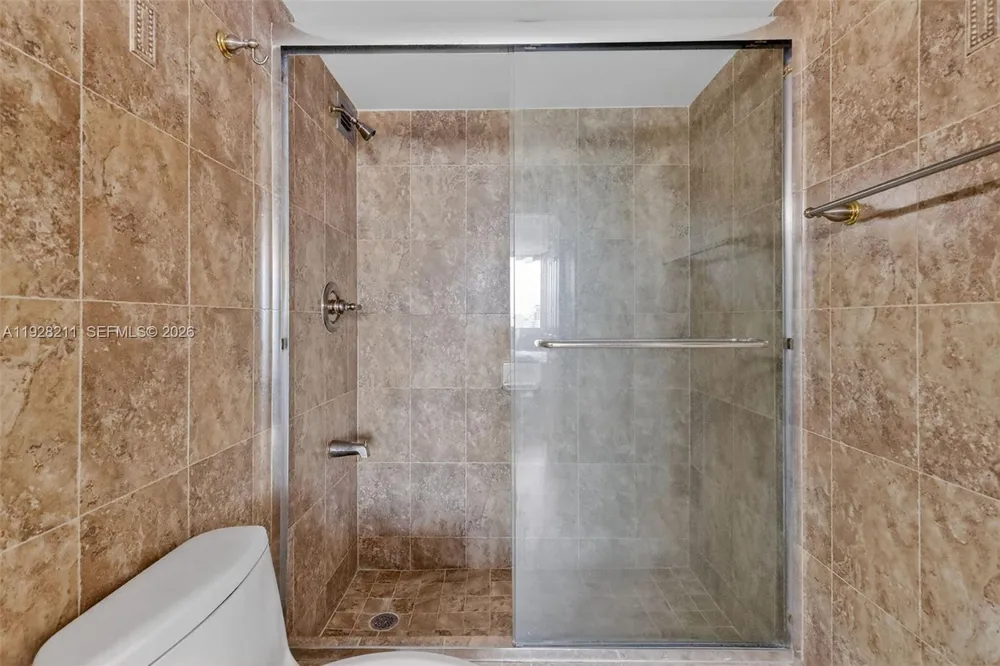 7135 Collins Ave, Miami Beach, FL 33141