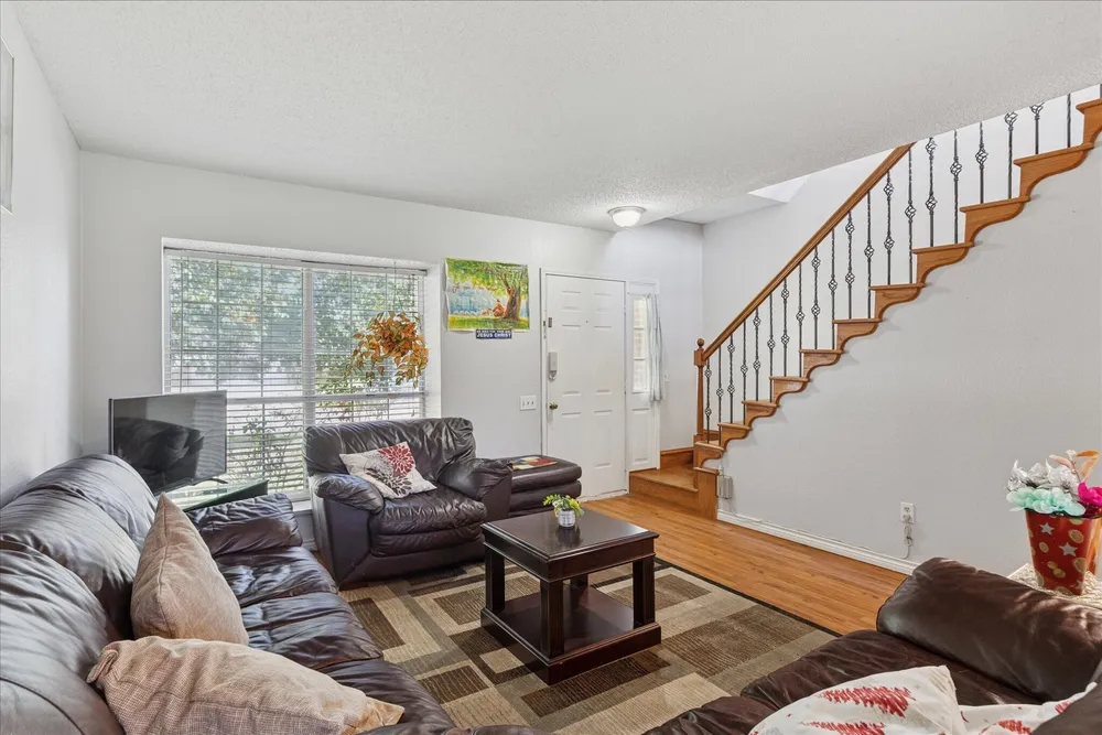 2528 Creekwood Ln, Fort Worth, TX 76123