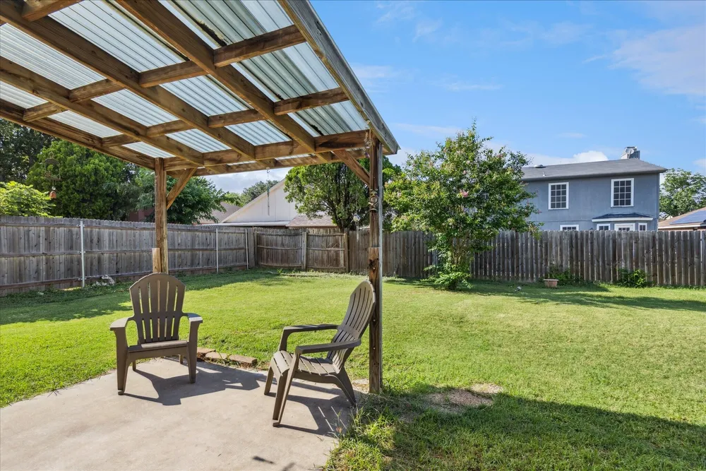 2528 Creekwood Ln, Fort Worth, TX 76123
