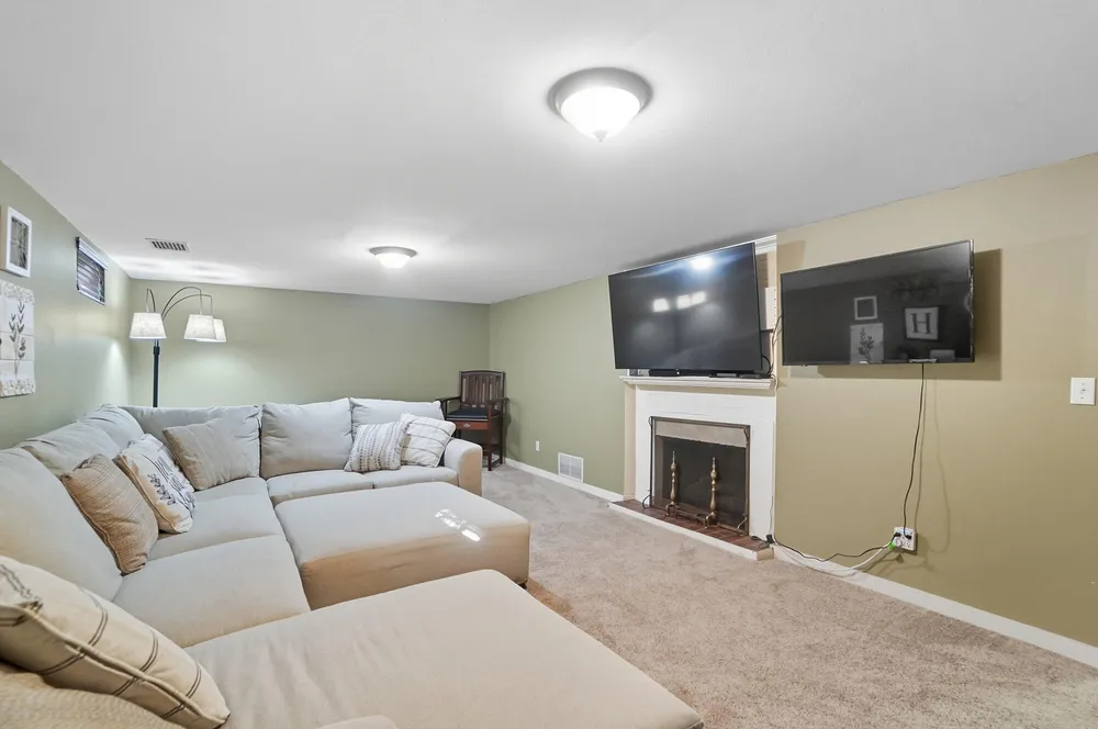 408 Southwood Dr, Springfield, OH 45504