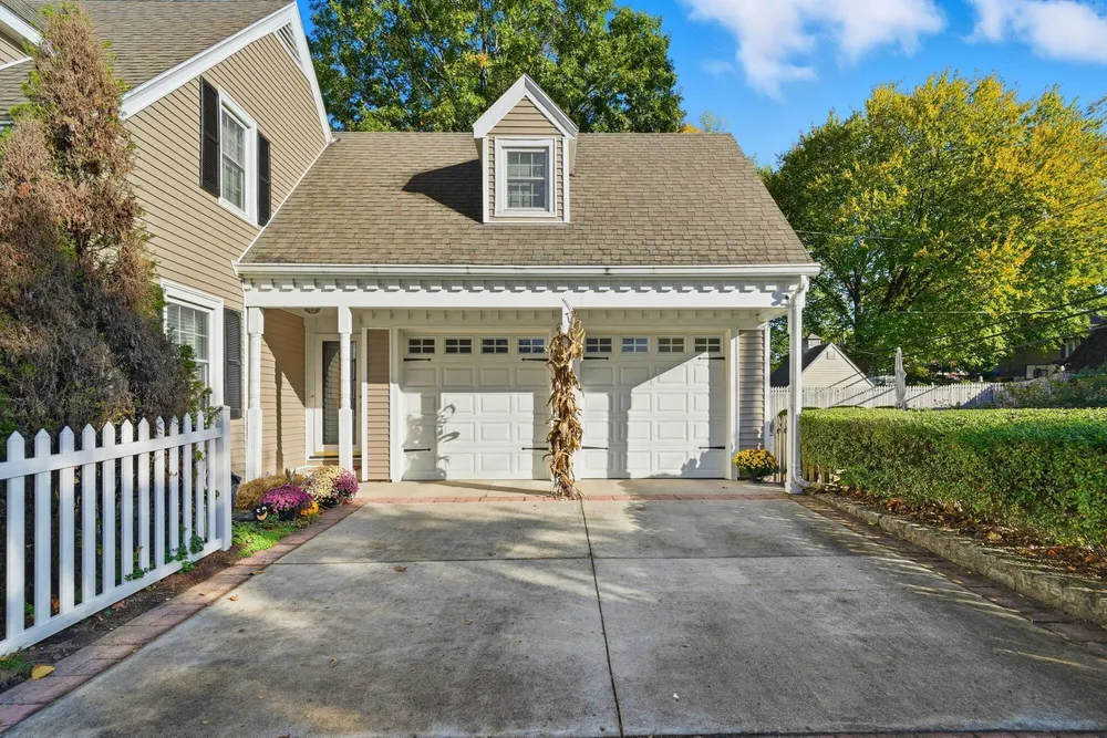408 Southwood Dr, Springfield, OH 45504