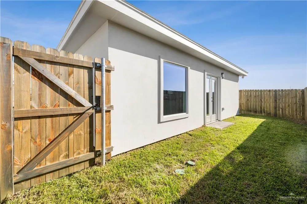 1305 N 4th Ave, Edinburg, TX 78541