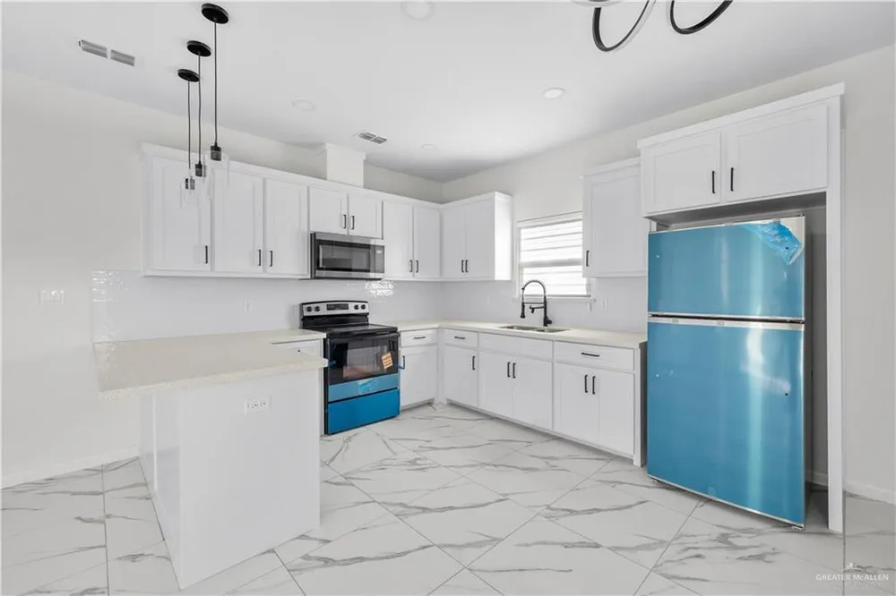 1305 N 4th Ave, Edinburg, TX 78541